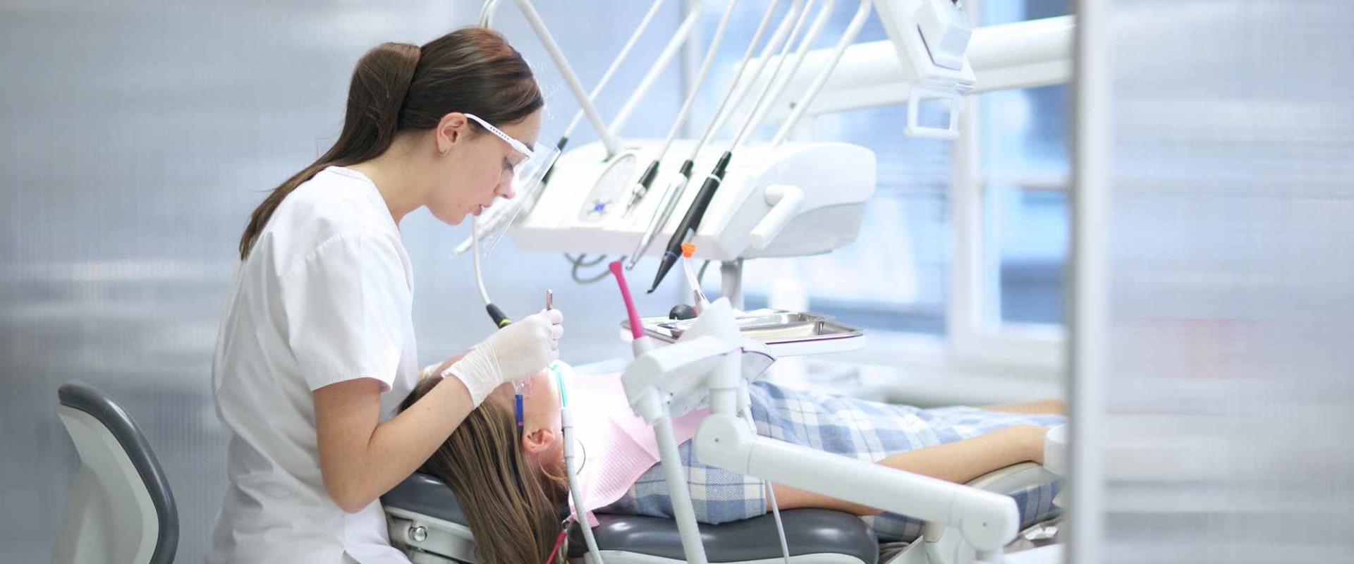 Can oral health therapists do fillings?